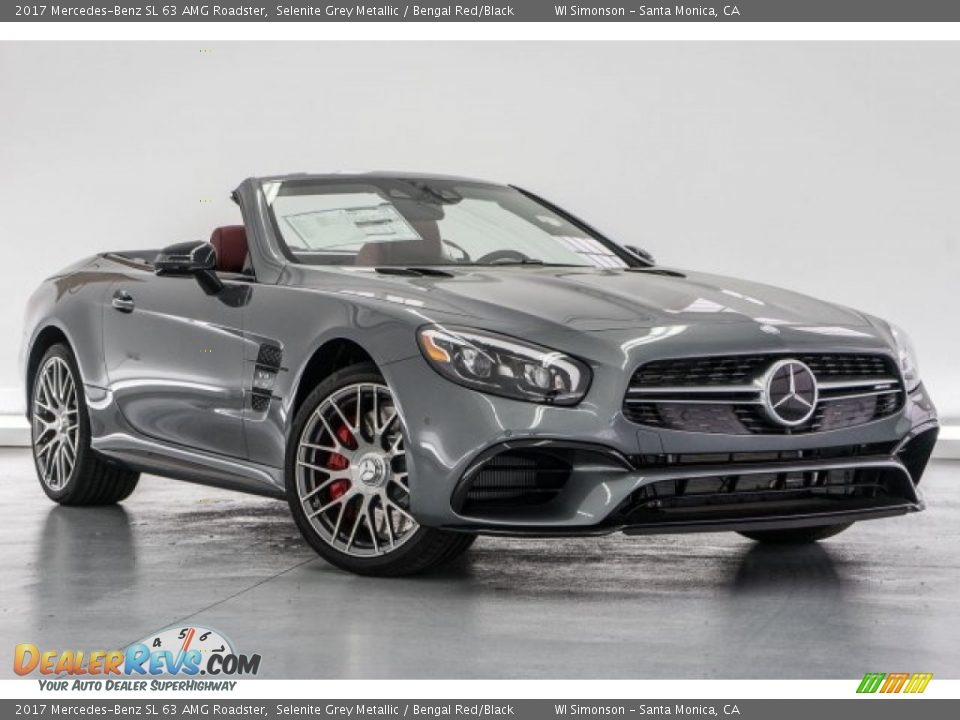 Front 3/4 View of 2017 Mercedes-Benz SL 63 AMG Roadster Photo #12