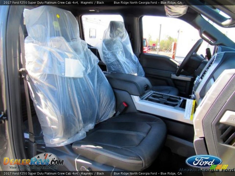 2017 Ford F250 Super Duty Platinum Crew Cab 4x4 Magnetic / Black Photo #12
