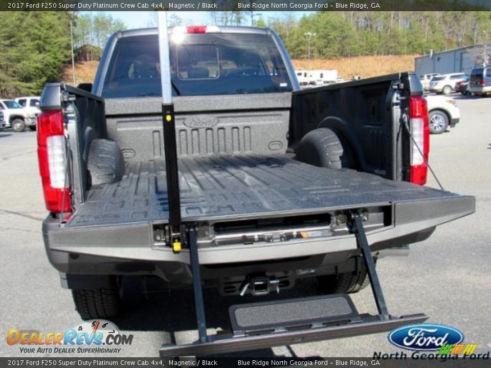 2017 Ford F250 Super Duty Platinum Crew Cab 4x4 Magnetic / Black Photo #15