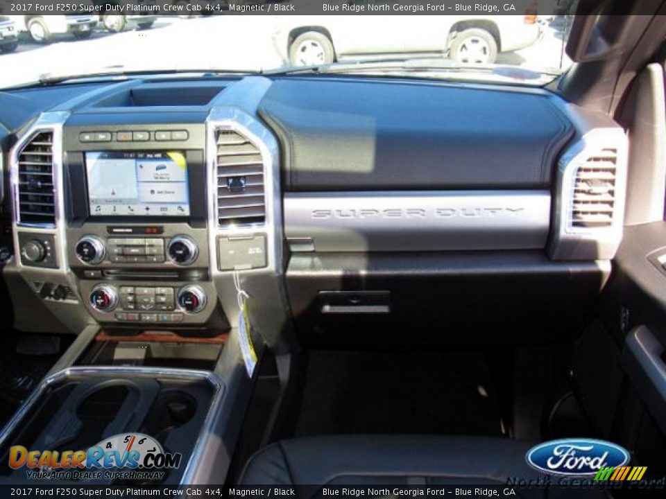 2017 Ford F250 Super Duty Platinum Crew Cab 4x4 Magnetic / Black Photo #18