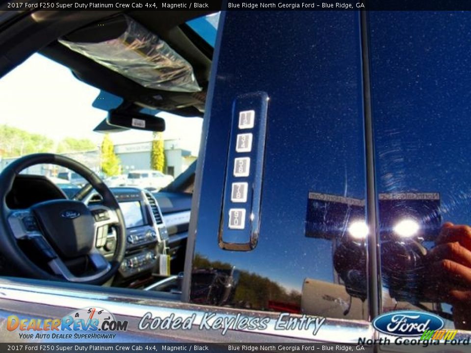 2017 Ford F250 Super Duty Platinum Crew Cab 4x4 Magnetic / Black Photo #29