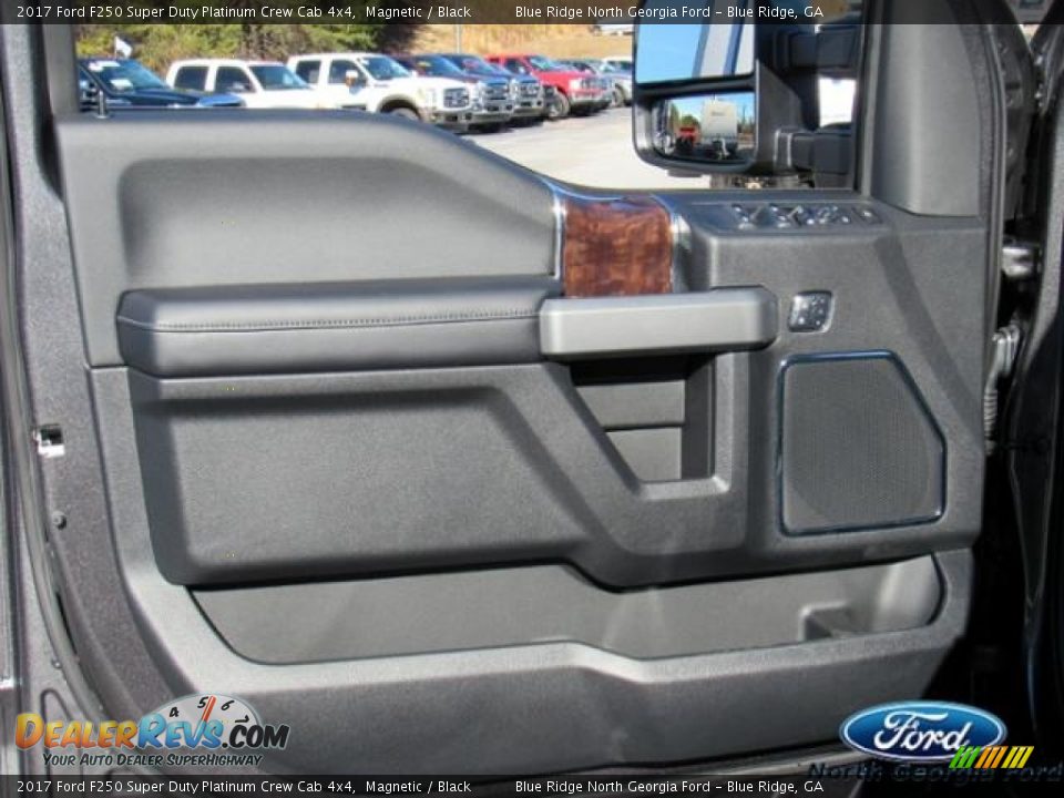 2017 Ford F250 Super Duty Platinum Crew Cab 4x4 Magnetic / Black Photo #30