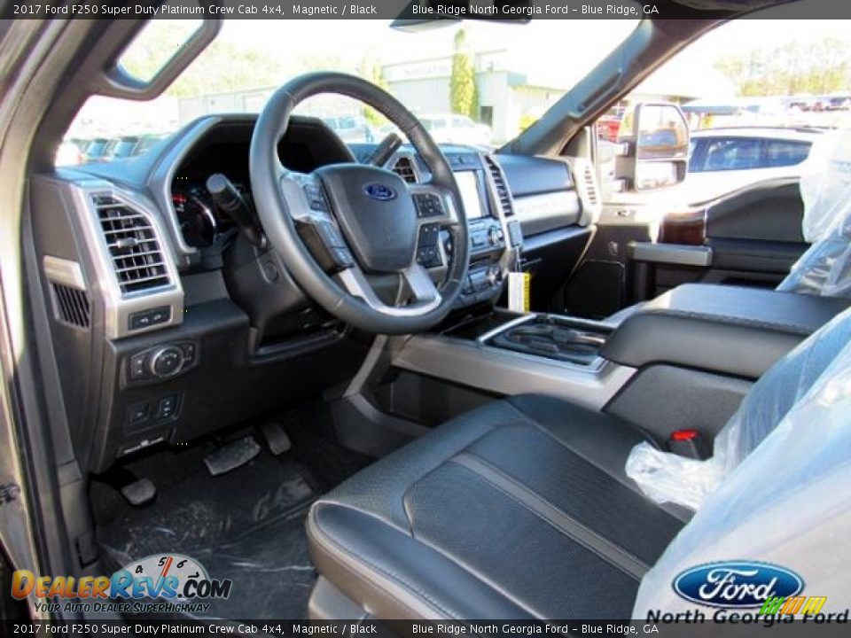 2017 Ford F250 Super Duty Platinum Crew Cab 4x4 Magnetic / Black Photo #31