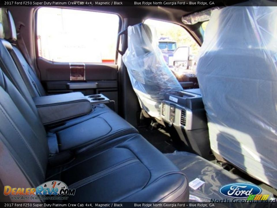 2017 Ford F250 Super Duty Platinum Crew Cab 4x4 Magnetic / Black Photo #34