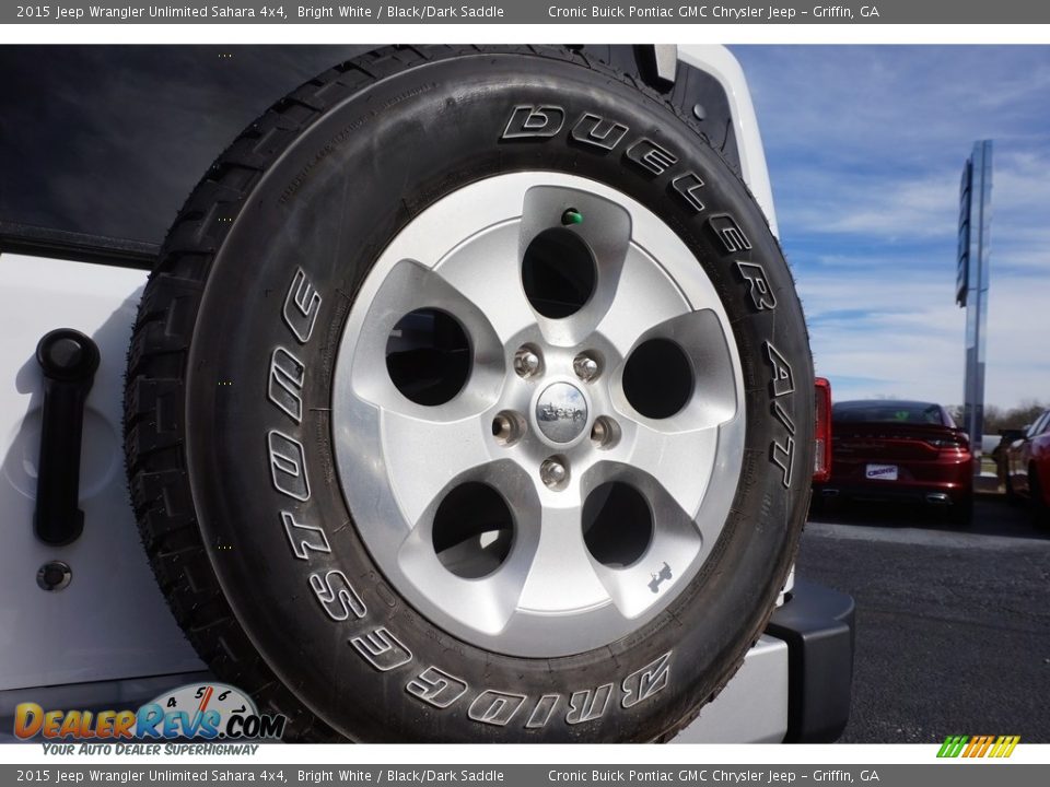 2015 Jeep Wrangler Unlimited Sahara 4x4 Bright White / Black/Dark Saddle Photo #17