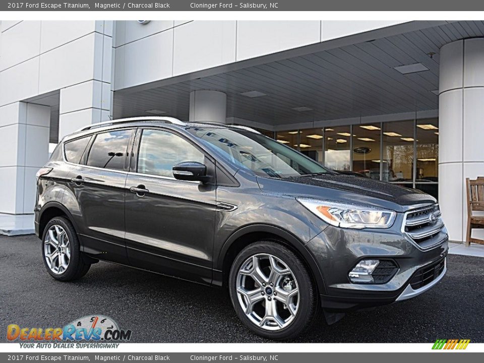 Front 3/4 View of 2017 Ford Escape Titanium Photo #1