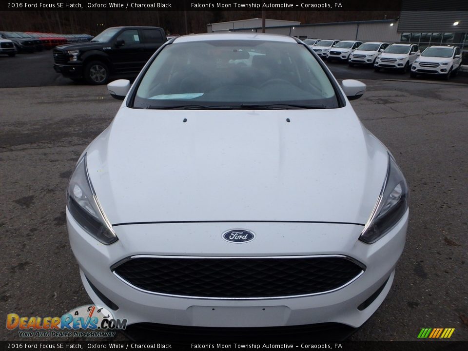 2016 Ford Focus SE Hatch Oxford White / Charcoal Black Photo #7