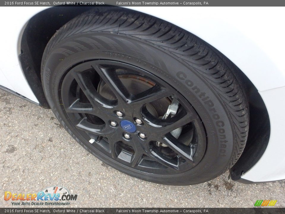 2016 Ford Focus SE Hatch Oxford White / Charcoal Black Photo #9