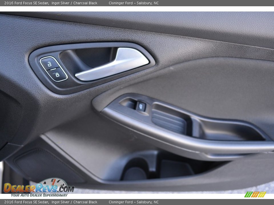 2016 Ford Focus SE Sedan Ingot Silver / Charcoal Black Photo #15