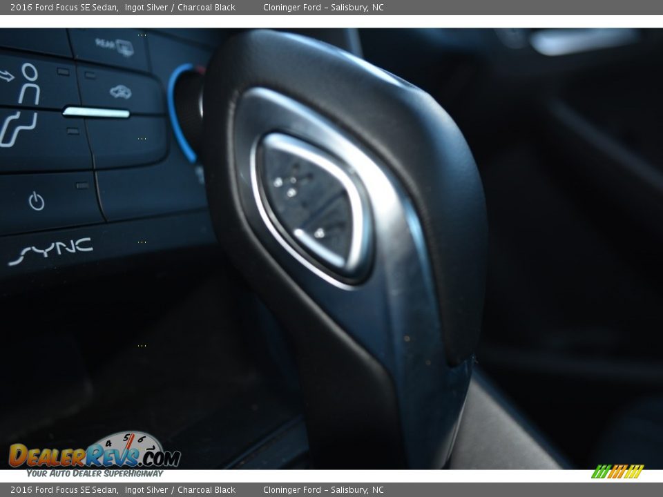 2016 Ford Focus SE Sedan Ingot Silver / Charcoal Black Photo #23