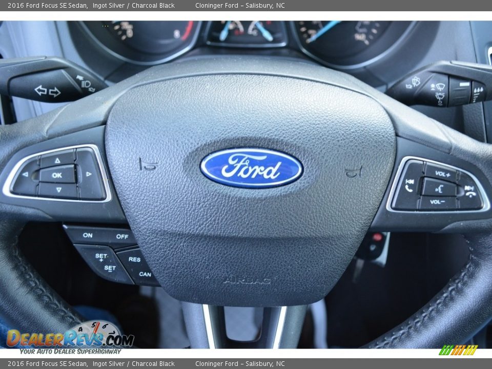 2016 Ford Focus SE Sedan Ingot Silver / Charcoal Black Photo #25