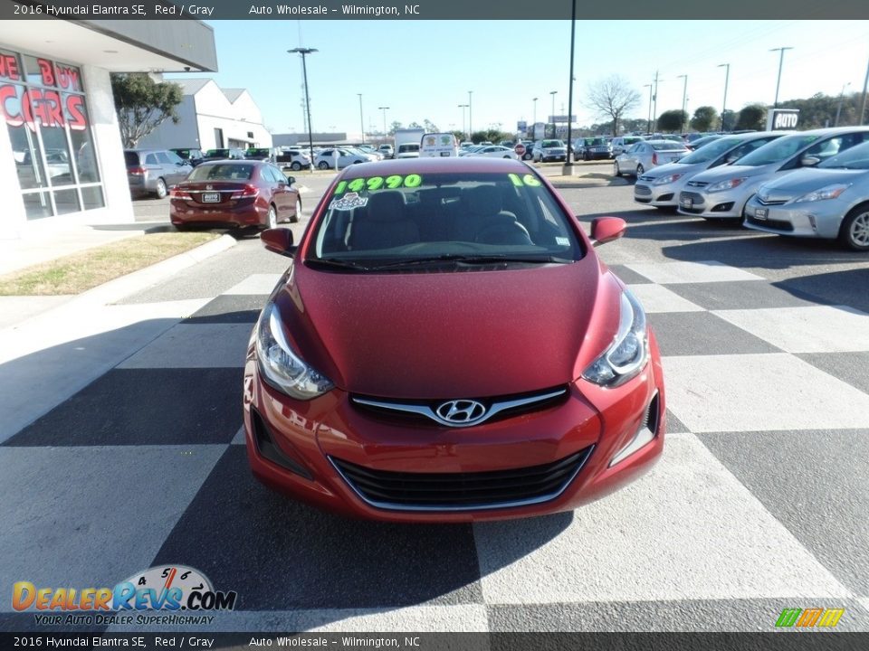 2016 Hyundai Elantra SE Red / Gray Photo #2