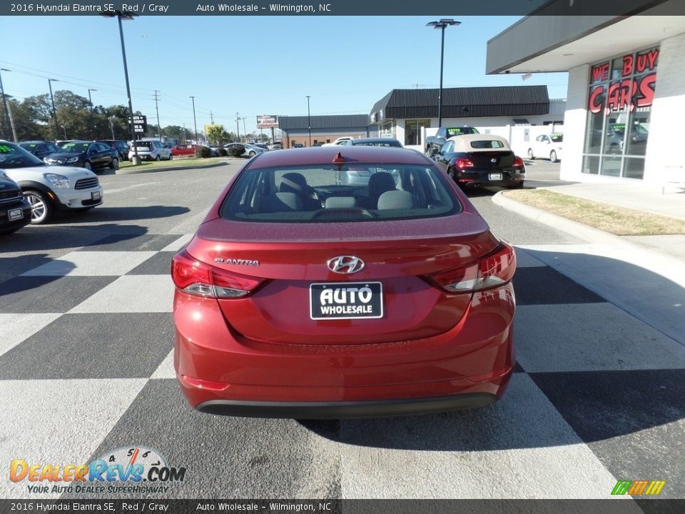 2016 Hyundai Elantra SE Red / Gray Photo #4