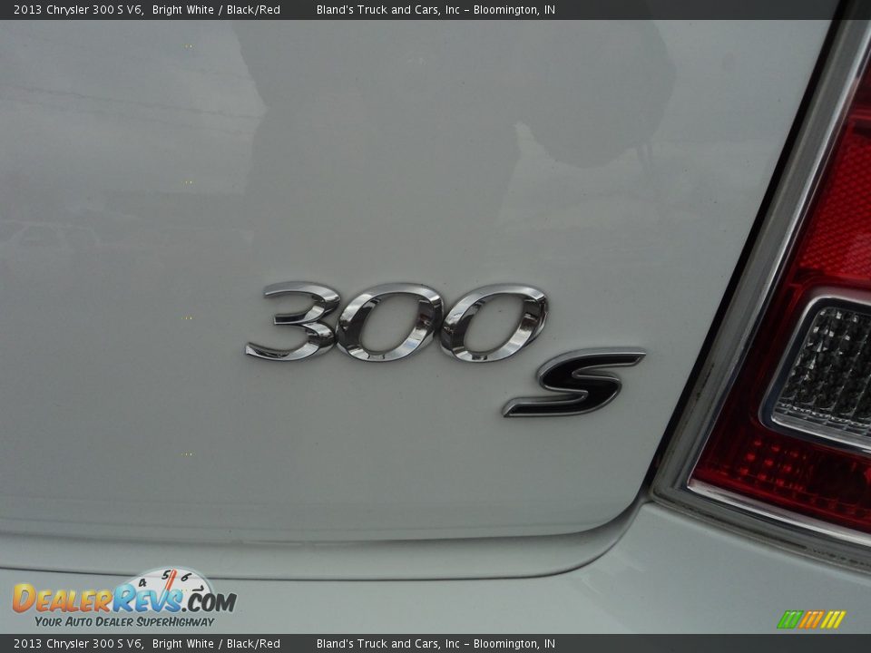 2013 Chrysler 300 S V6 Bright White / Black/Red Photo #30