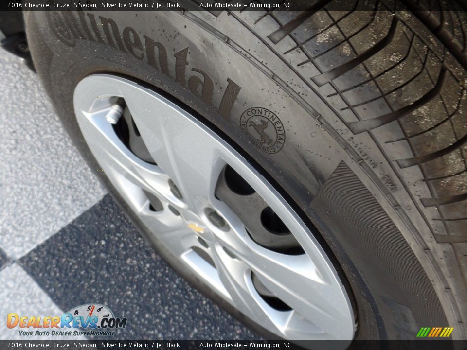 2016 Chevrolet Cruze LS Sedan Silver Ice Metallic / Jet Black Photo #8