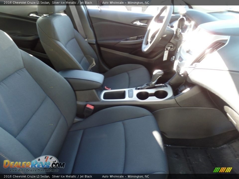 2016 Chevrolet Cruze LS Sedan Silver Ice Metallic / Jet Black Photo #13