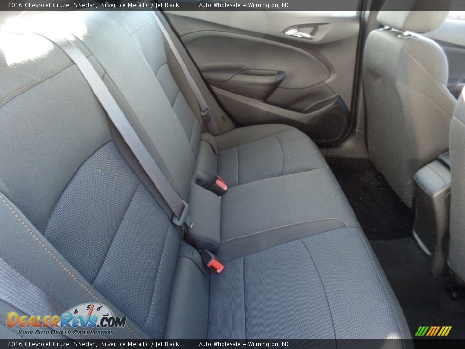 2016 Chevrolet Cruze LS Sedan Silver Ice Metallic / Jet Black Photo #14