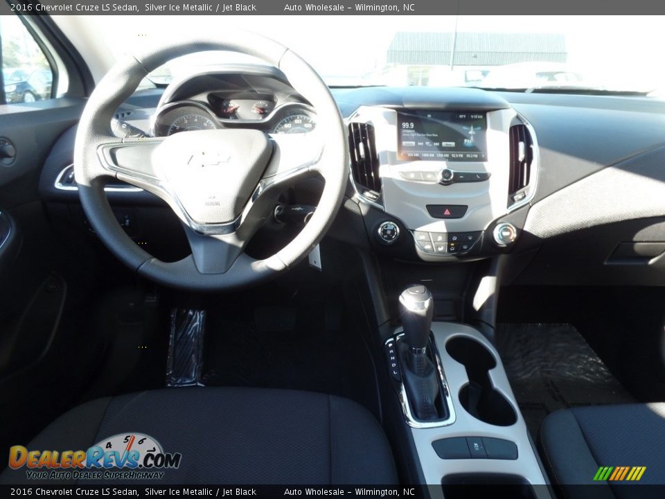 2016 Chevrolet Cruze LS Sedan Silver Ice Metallic / Jet Black Photo #15