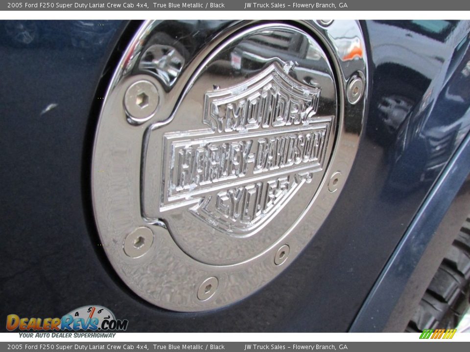 2005 Ford F250 Super Duty Lariat Crew Cab 4x4 True Blue Metallic / Black Photo #32