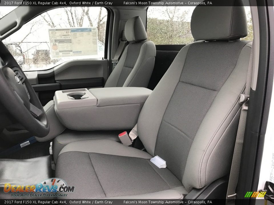 Front Seat of 2017 Ford F150 XL Regular Cab 4x4 Photo #6