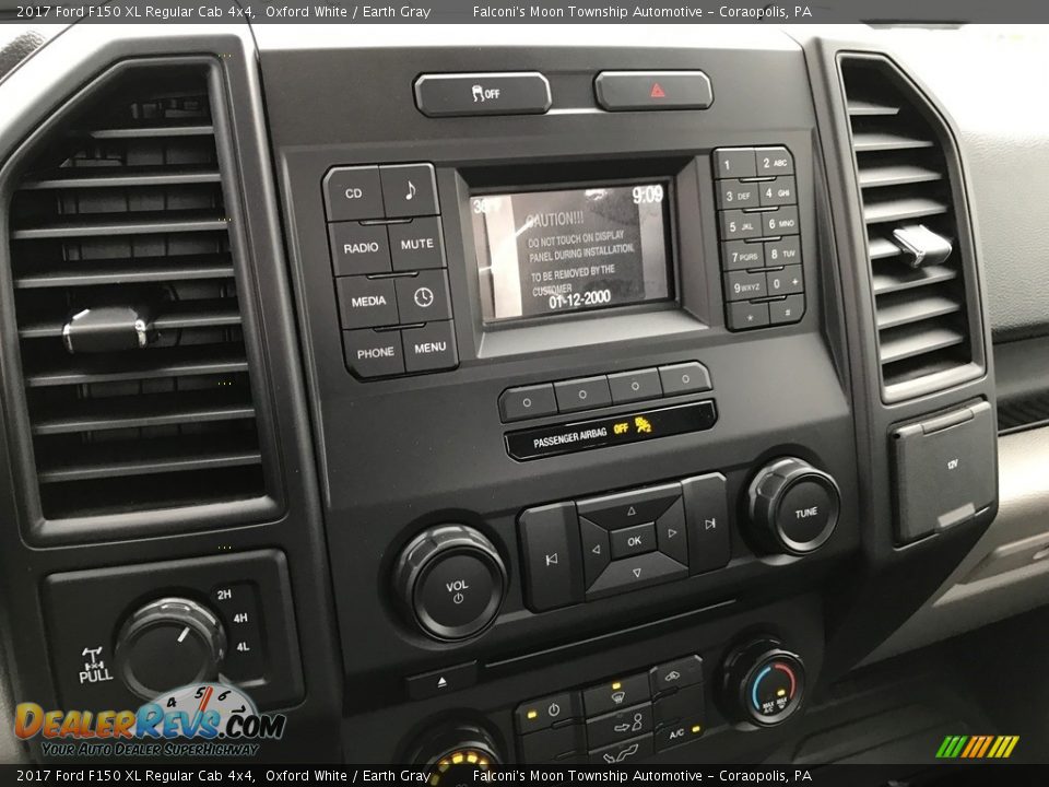 Controls of 2017 Ford F150 XL Regular Cab 4x4 Photo #9