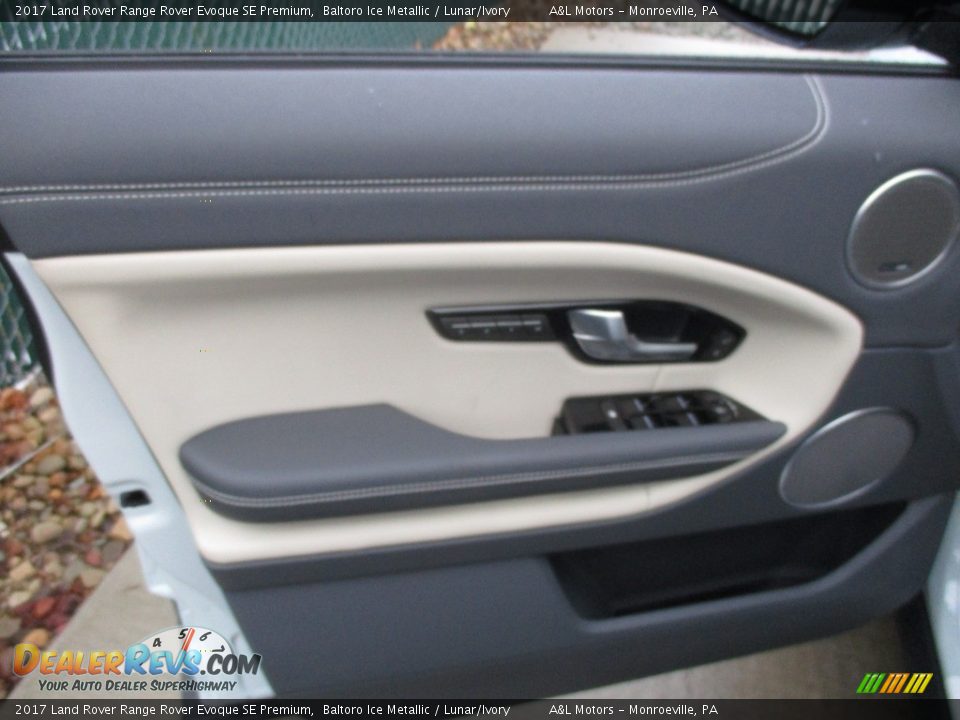 2017 Land Rover Range Rover Evoque SE Premium Baltoro Ice Metallic / Lunar/Ivory Photo #10