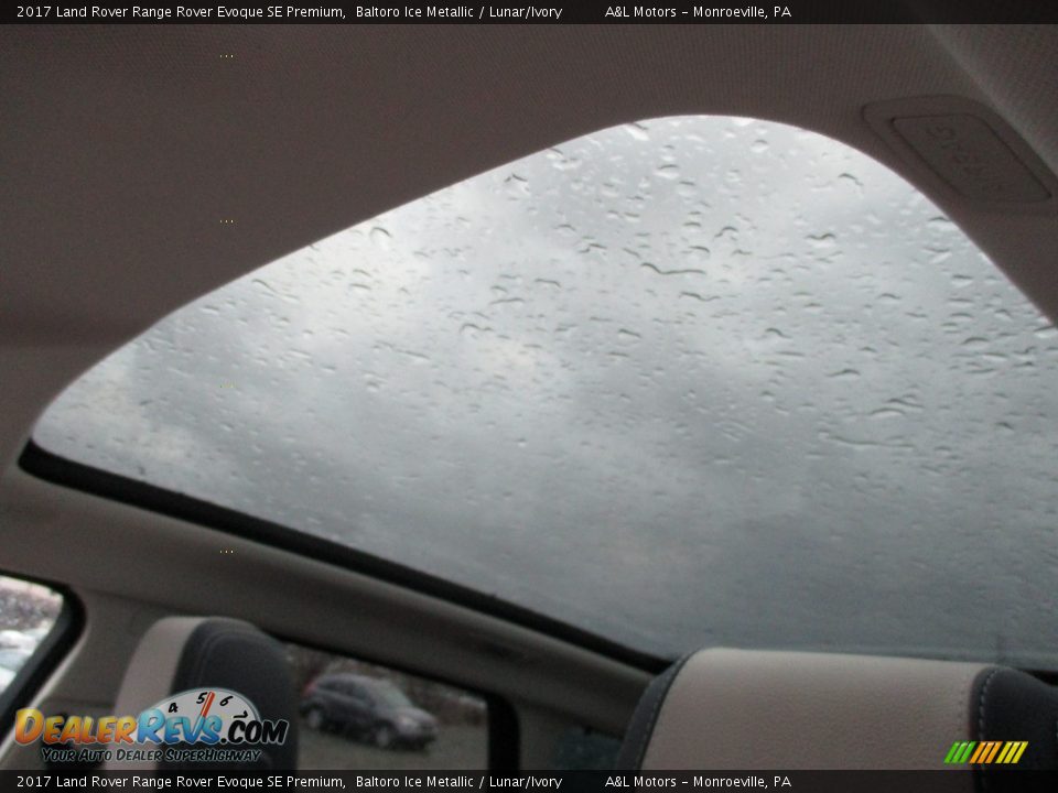 2017 Land Rover Range Rover Evoque SE Premium Baltoro Ice Metallic / Lunar/Ivory Photo #11