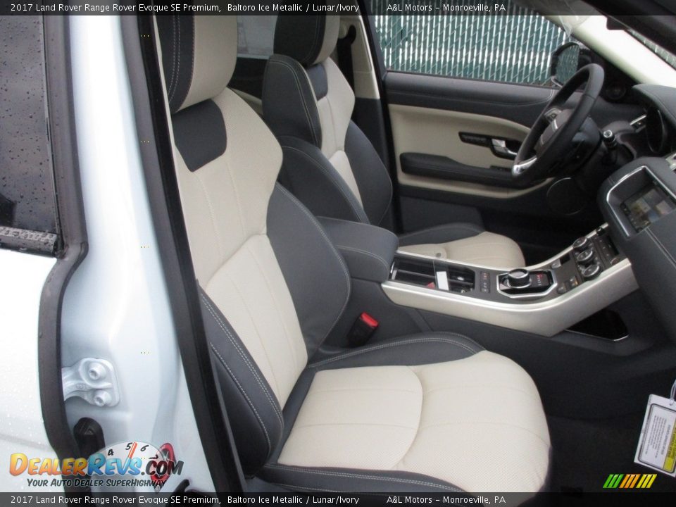 2017 Land Rover Range Rover Evoque SE Premium Baltoro Ice Metallic / Lunar/Ivory Photo #12