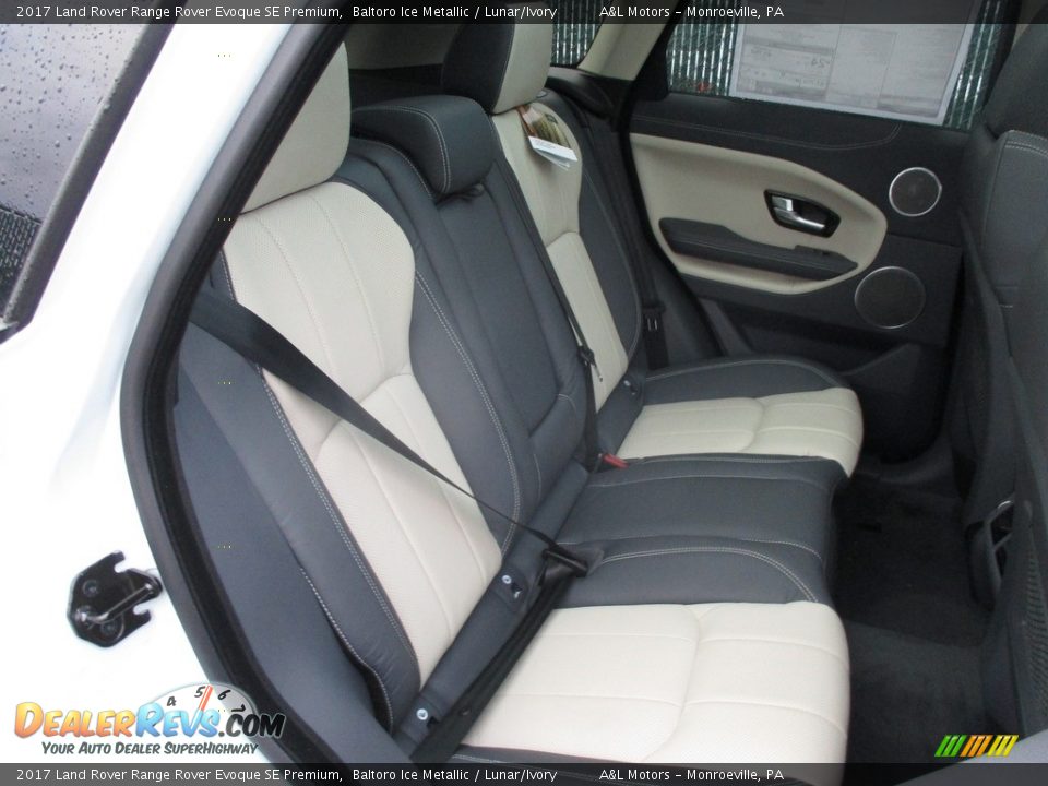 2017 Land Rover Range Rover Evoque SE Premium Baltoro Ice Metallic / Lunar/Ivory Photo #13