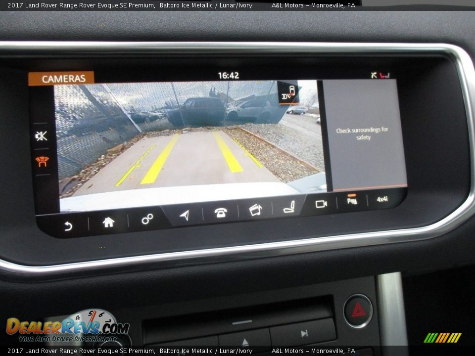 2017 Land Rover Range Rover Evoque SE Premium Baltoro Ice Metallic / Lunar/Ivory Photo #18