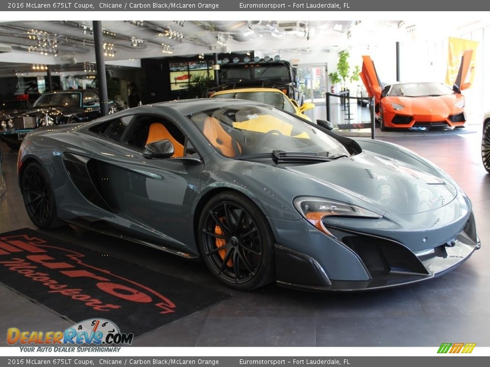 Front 3/4 View of 2016 McLaren 675LT Coupe Photo #5