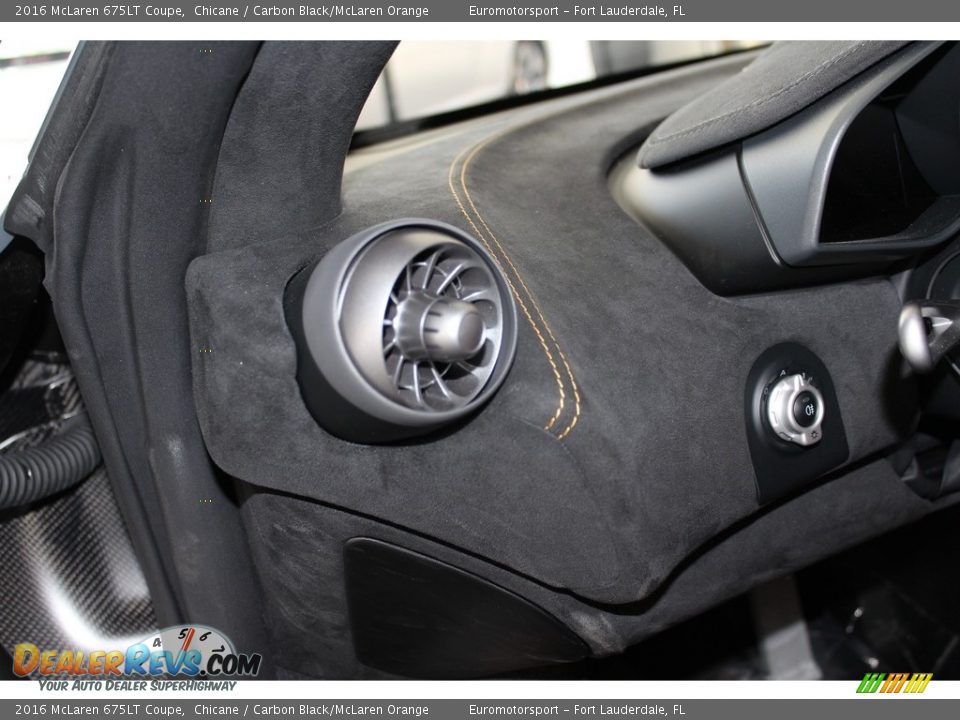 Controls of 2016 McLaren 675LT Coupe Photo #43