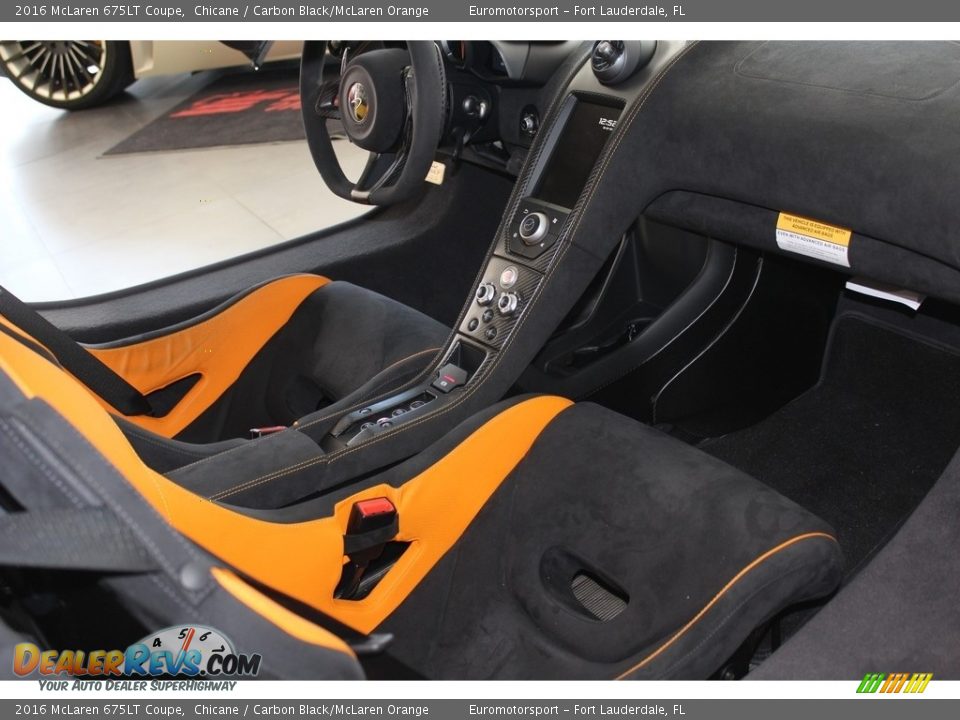 Controls of 2016 McLaren 675LT Coupe Photo #44