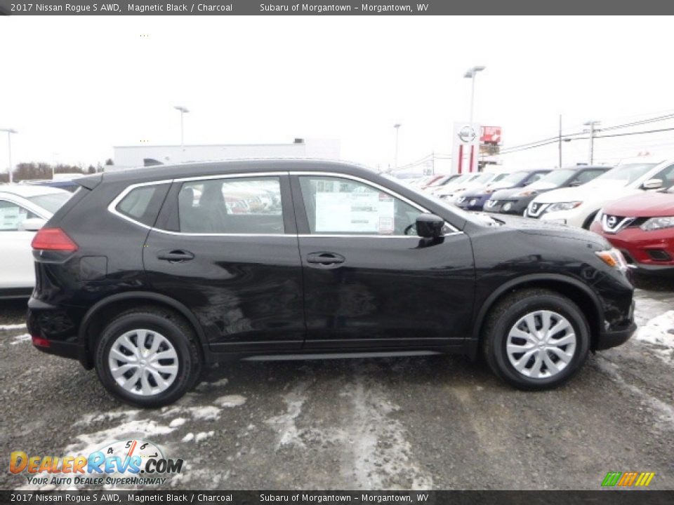 2017 Nissan Rogue S AWD Magnetic Black / Charcoal Photo #5