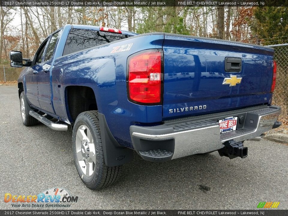 2017 Chevrolet Silverado 2500HD LT Double Cab 4x4 Deep Ocean Blue Metallic / Jet Black Photo #4