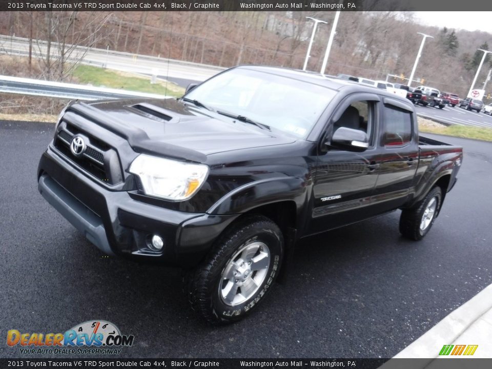 Front 3/4 View of 2013 Toyota Tacoma V6 TRD Sport Double Cab 4x4 Photo #6
