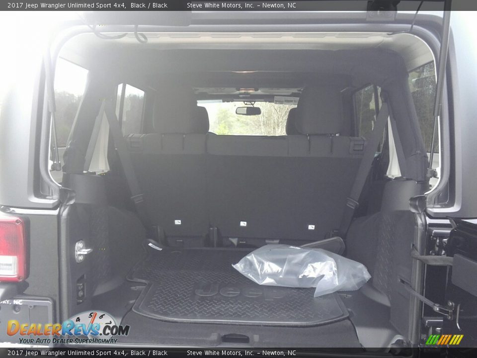 2017 Jeep Wrangler Unlimited Sport 4x4 Black / Black Photo #15