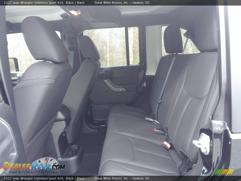 2017 Jeep Wrangler Unlimited Sport 4x4 Black / Black Photo #16