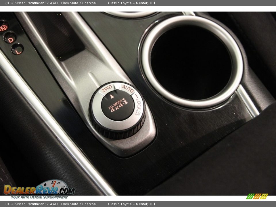 2014 Nissan Pathfinder SV AWD Dark Slate / Charcoal Photo #10