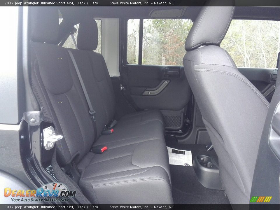 2017 Jeep Wrangler Unlimited Sport 4x4 Black / Black Photo #24