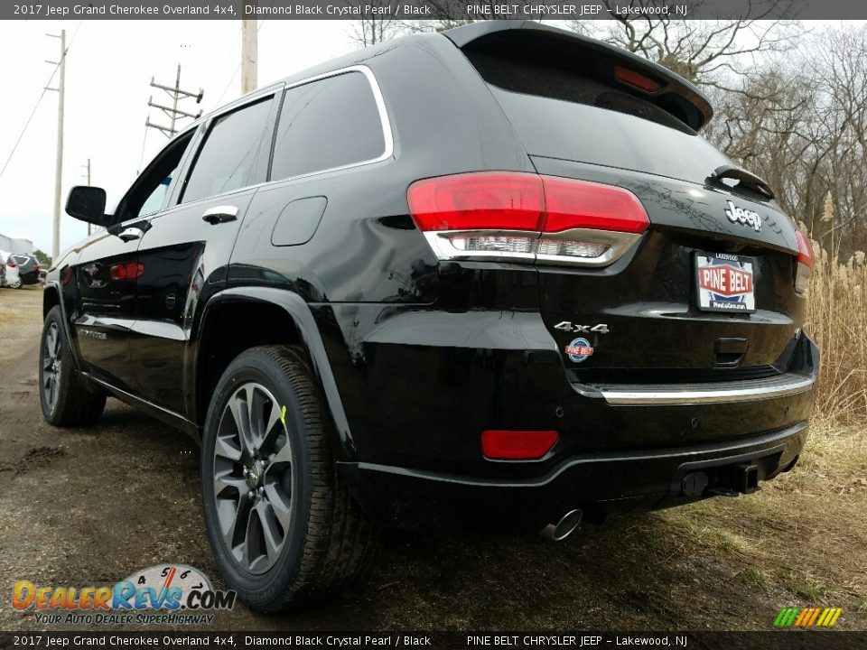 2017 Jeep Grand Cherokee Overland 4x4 Diamond Black Crystal Pearl / Black Photo #4