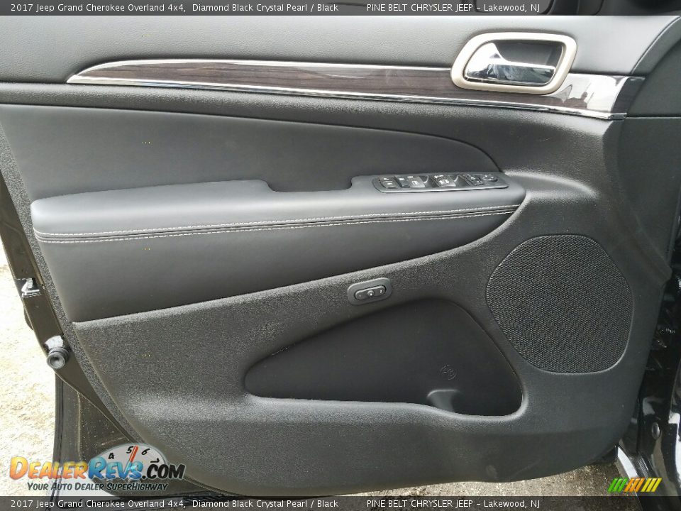 2017 Jeep Grand Cherokee Overland 4x4 Diamond Black Crystal Pearl / Black Photo #6