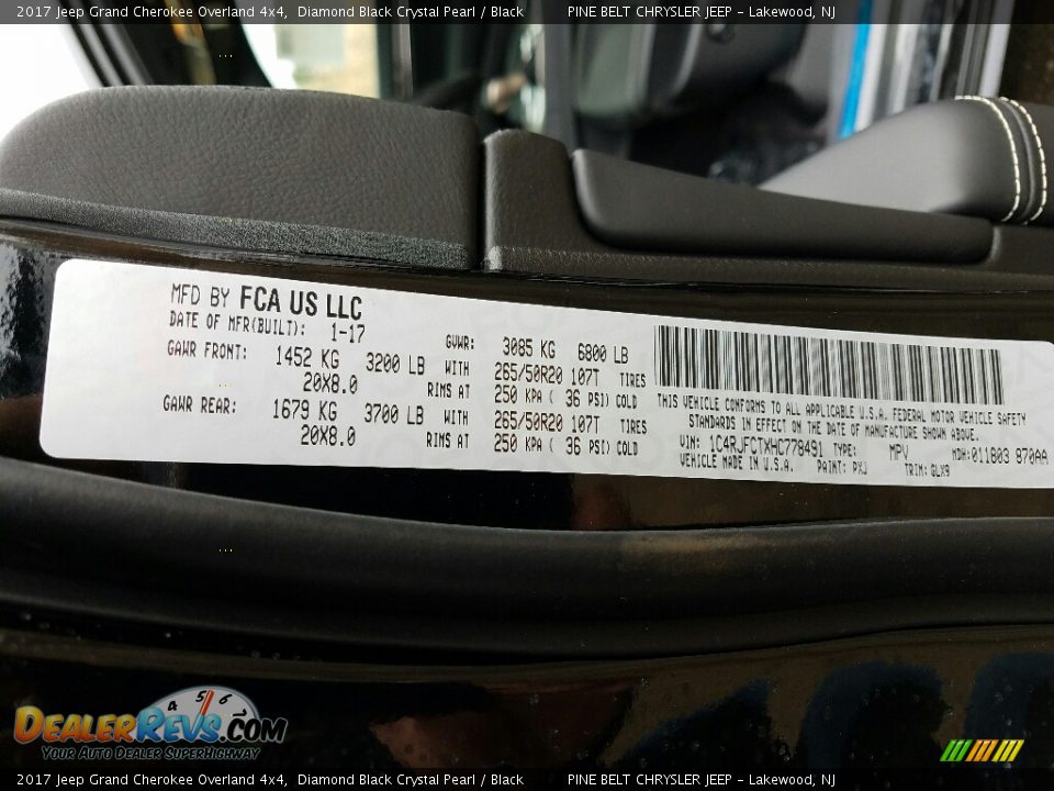 2017 Jeep Grand Cherokee Overland 4x4 Diamond Black Crystal Pearl / Black Photo #7