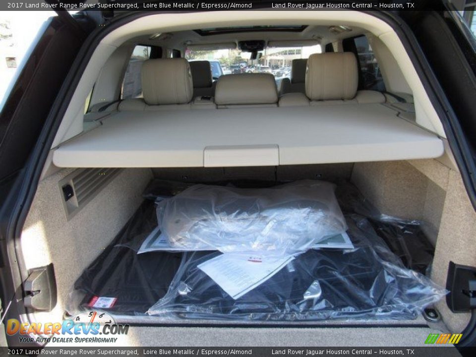 2017 Land Rover Range Rover Supercharged Loire Blue Metallic / Espresso/Almond Photo #16