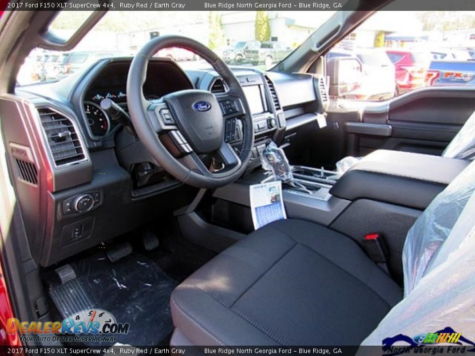 2017 Ford F150 XLT SuperCrew 4x4 Ruby Red / Earth Gray Photo #31