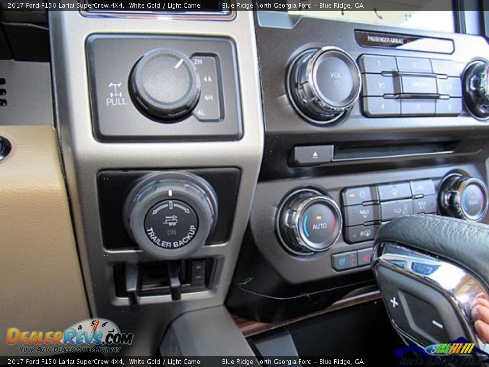 2017 Ford F150 Lariat SuperCrew 4X4 White Gold / Light Camel Photo #24