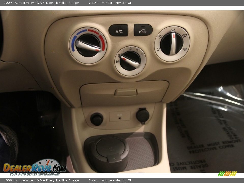 2009 Hyundai Accent GLS 4 Door Ice Blue / Beige Photo #12