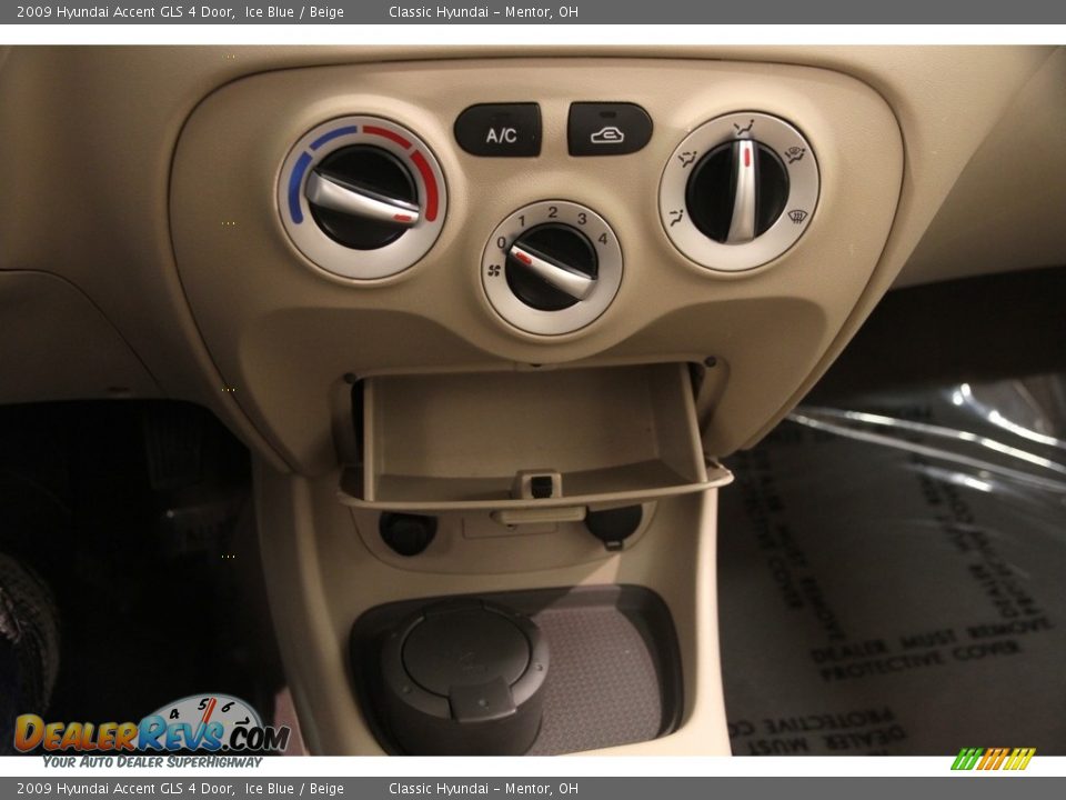 2009 Hyundai Accent GLS 4 Door Ice Blue / Beige Photo #13