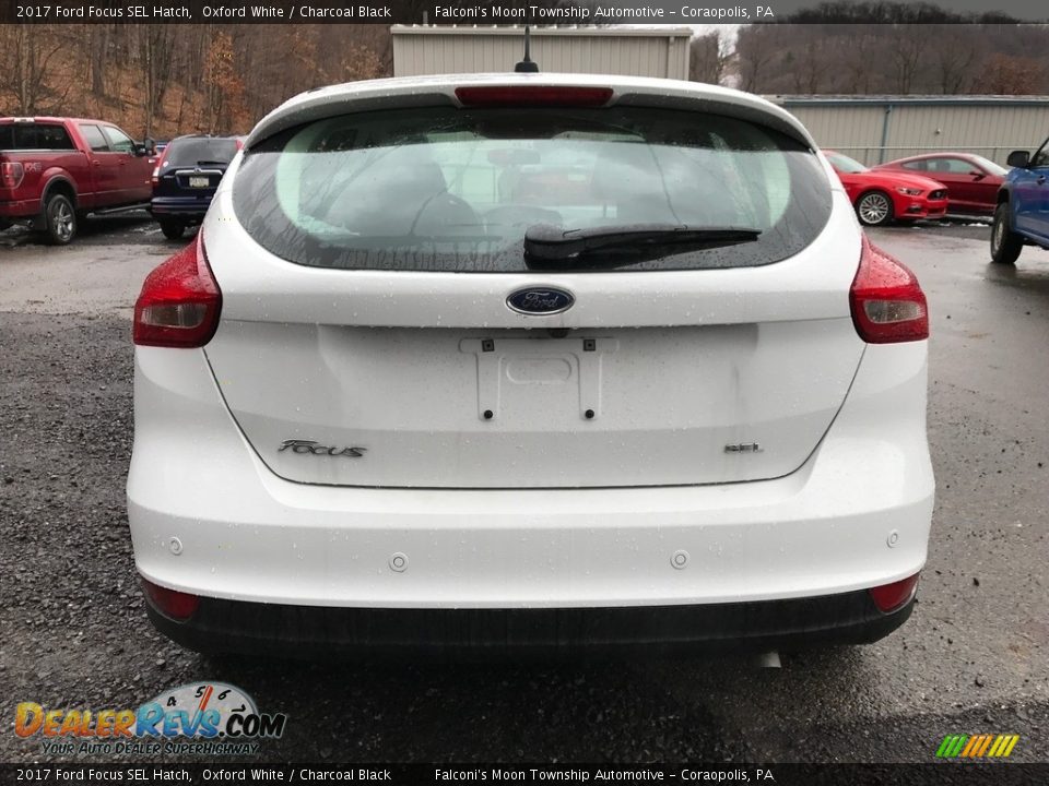 2017 Ford Focus SEL Hatch Oxford White / Charcoal Black Photo #7