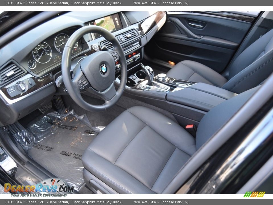 Front Seat of 2016 BMW 5 Series 528i xDrive Sedan Photo #10